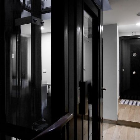 Habitat Apartments Latina Madrid Bagian luar foto