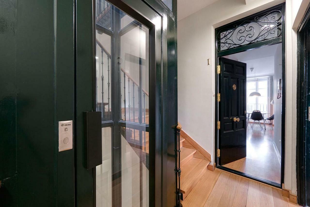 Habitat Apartments Latina Madrid Bagian luar foto